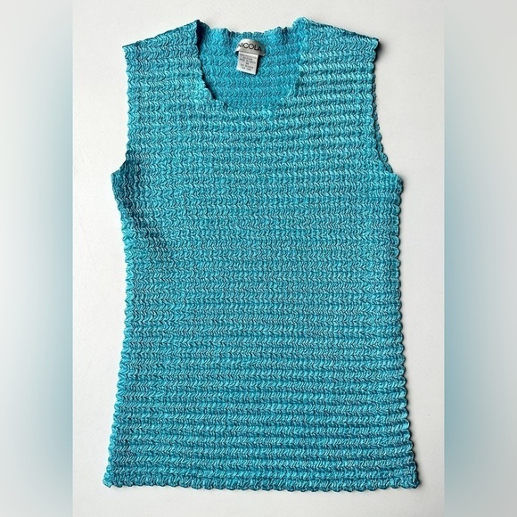 NICOLA Tops - Vintage Nicola Blue Fitted Crinkle Stretch Sleeveless Tank Women’s Size Medium